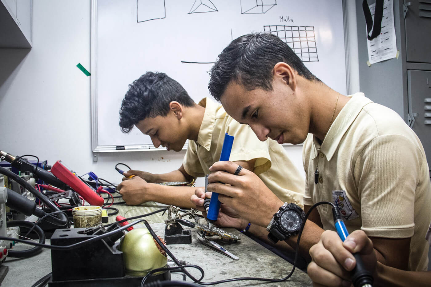 Lee más sobre el artículo Jóvenes realizan pasantías en espacios del Polo Científico-Tecnológico Venezolano