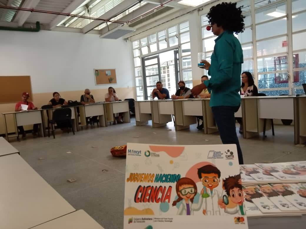 Lee más sobre el artículo CNTQ continúa formación de docentes mediante el programa caravana de la química