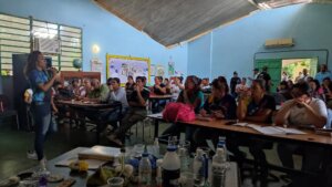Lee más sobre el artículo Docentes de Guárico se montan en la Caravana de la Química