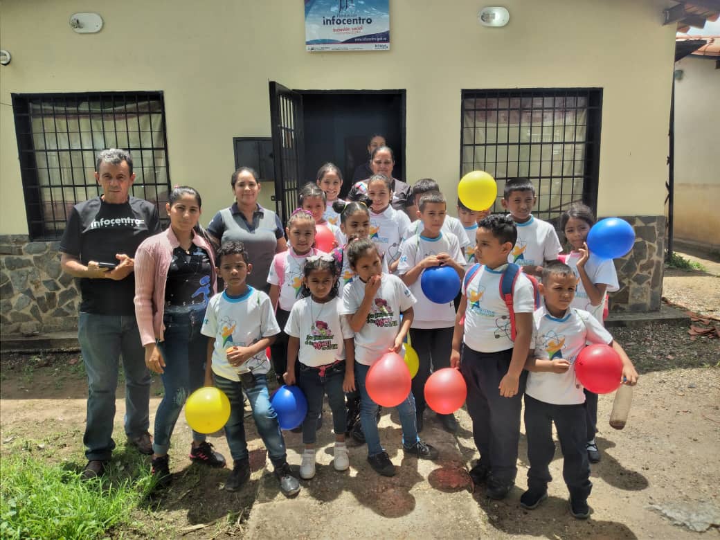 Lee más sobre el artículo Infocentro «Hugo Chávez» promueve la ciencia en niños y niñas del estado Guárico