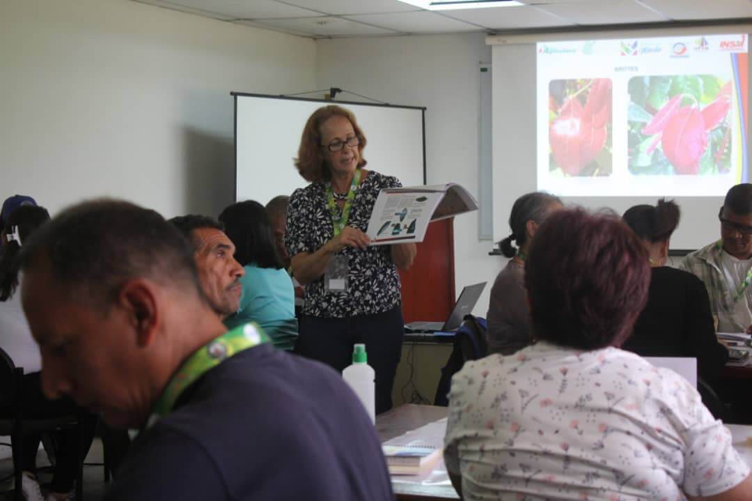 Lee más sobre el artículo Continúan talleres de formación para conservar la genética del cacao venezolano en todo el país