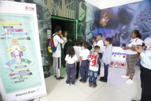 Lee más sobre el artículo Más de 40 niños y niñas de Guárico visitaron el Museo de Ciencias de Caracas