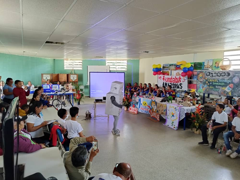 Lee más sobre el artículo <strong>Niños, niñas y jóvenes de Amazonas presentarán proyectos en Olimpiadas Regionales de Robótica</strong>