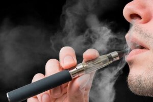 Lee más sobre el artículo <strong>Comisión de Ciencia de la AN apoya lucha contra fabricación y venta de cigarrillos electrónicos</strong>