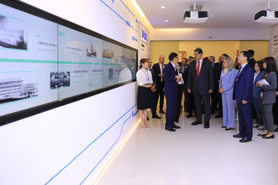 Lee más sobre el artículo Presidente Maduro visita Parque Tecnológico de Medicina Fenglin de Shanghái