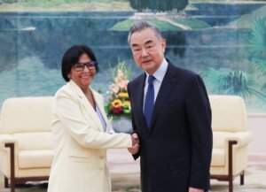 Lee más sobre el artículo Vicepresidenta Rodríguez sostuvo reunión con canciller de China para fortalecer relaciones bilaterales