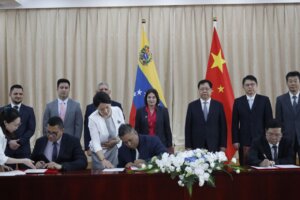 Lee más sobre el artículo Venezuela firma acuerdos con Centro Nacional de Oceanografía Satelital de China