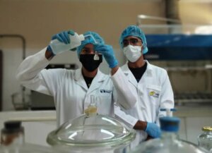 Lee más sobre el artículo Fundación CIEPE capacita a científicos del IVIC y ACAV en análisis físico-químicos