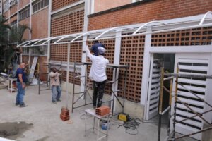 Lee más sobre el artículo Bricomiles rehabilitan la U.E.N.B. Bicentenario Republicano de la parroquia San Agustín de Caracas