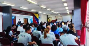 Lee más sobre el artículo Docentes de Carabobo participan en primer encuentro formativo sobre Robótica Educativa