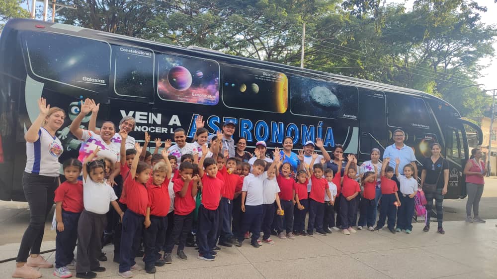 Lee más sobre el artículo Más de 200 niños y niñas de Guárico exploraron la Ruta Astronómica de la Fundación CIDA