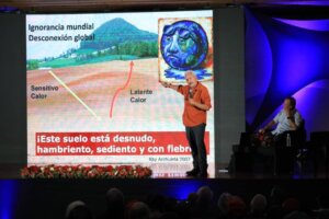 Lee más sobre el artículo Conferencia magistral “La Ciencia de la Agricultura Regenerativa” propone sanar los suelos para combatir la crisis climática