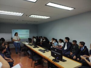 Lee más sobre el artículo Estudiantes de bachillerato reciben formación tecnológica a través de Conati en Miranda