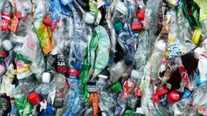 Lee más sobre el artículo IVIC presentó taller sobre el reciclaje del plástico en la VI Olimpiada Juvenil de Ciencia en Miranda