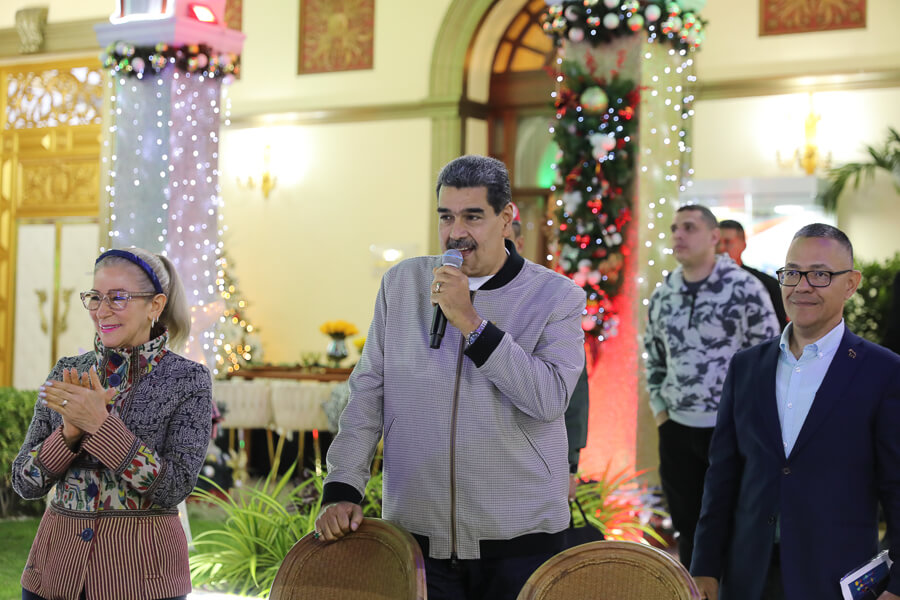 Lee más sobre el artículo Presidente Maduro celebró cena navideña con científicos y cultores venezolanos