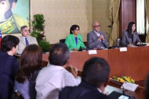 Lee más sobre el artículo Vicepresidenta Ejecutiva Delcy Rodríguez instaló Alta Comisión de la Guayana Esequiba