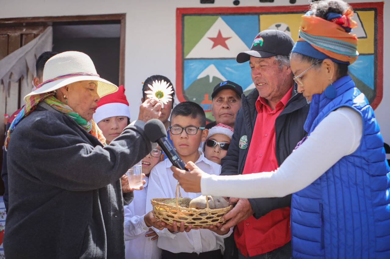 Lee más sobre el artículo 12° EcoFestival de la Papa Nativa presentó y bautizó dos nuevas variedades en el páramo andino