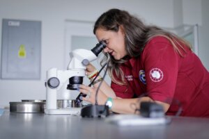 Lee más sobre el artículo Helga Handt Delgado: una científica venezolana en la Antártida