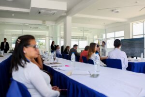 Lee más sobre el artículo Investigadores venezolanos se capacitan en materia de bioseguridad para el trabajo con agentes patógenos