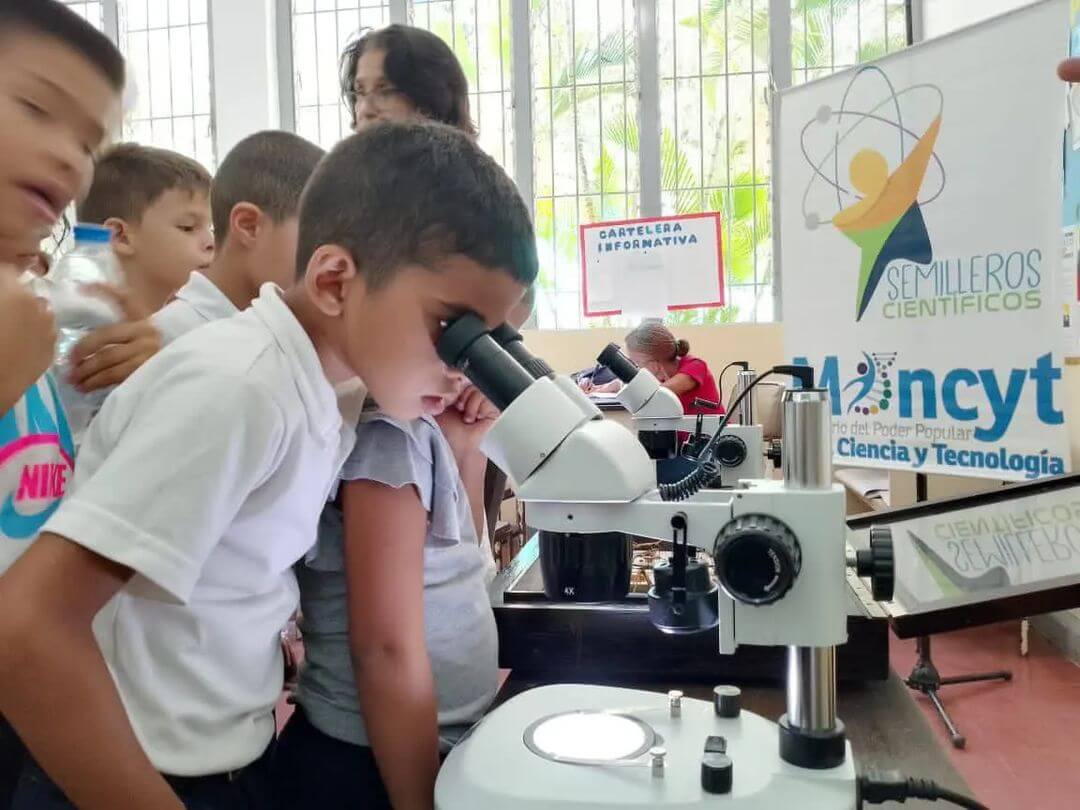 Lee más sobre el artículo Niños y niñas de Nueva Esparta aprenden las maravillas de la ciencia
