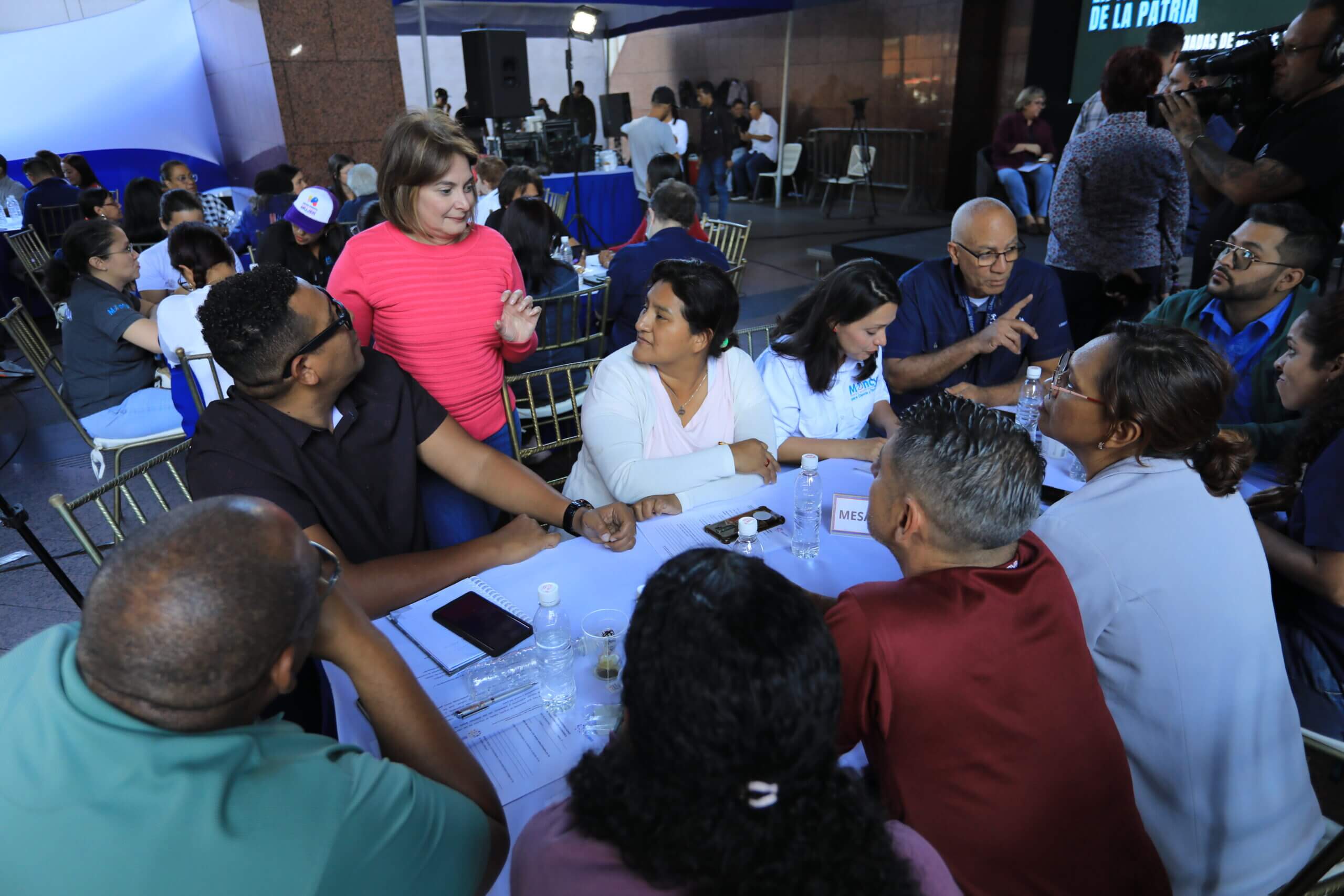 Lee más sobre el artículo Ministra Gabriela Jiménez Ramírez celebra exitosas asambleas y debates por las 7T en el área científica – tecnológica