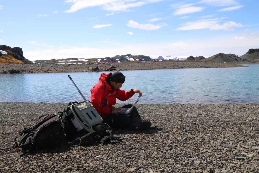 Lee más sobre el artículo Investigador venezolano participa del estudio de la reflectancia espectral en la Antártica