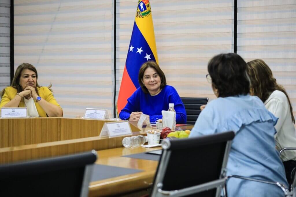 Vicepresidencia Sectorial de Ciencia, Tecnología, Educación y Salud evalúa estrategias para mejorar atención social del pueblo