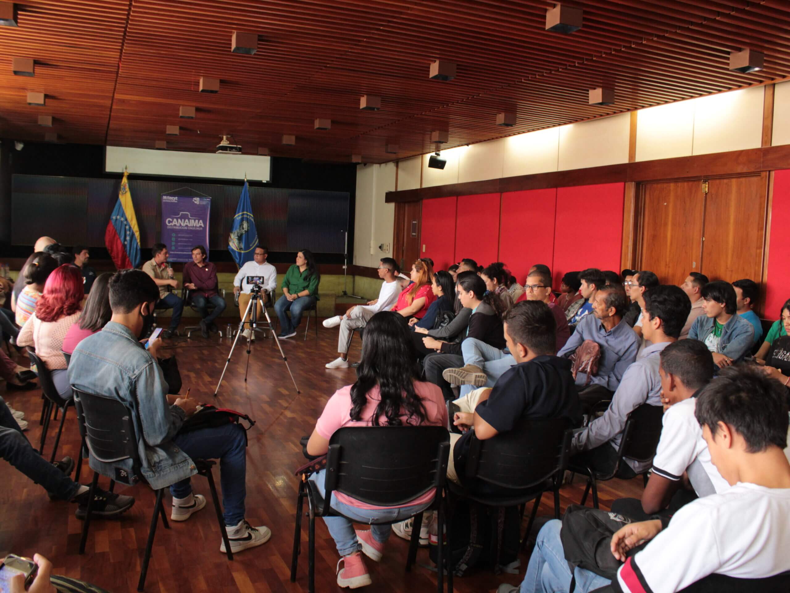En este momento estás viendo CNTI realiza jornada formativa sobre tecnologías libres y resiliencia en la UBV