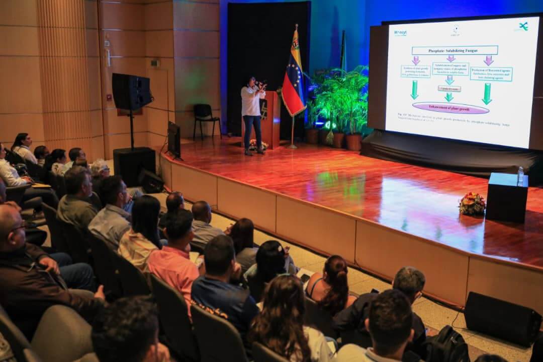 Lee más sobre el artículo Taller “Ciencia para una agricultura sana y soberana” abordó importancia de los bioinoculantes