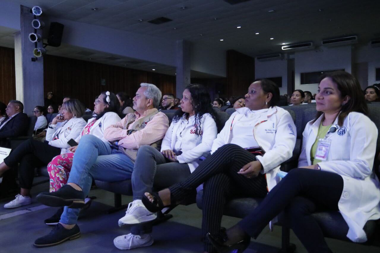 Lee más sobre el artículo Ministra Gabriela Jiménez Ramírez invita a desarrollar estrategias de atención desde la Salud Global
