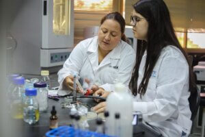 Lee más sobre el artículo Día Internacional de la Mujer: venezolanas comprometidas con la ciencia y el desarrollo