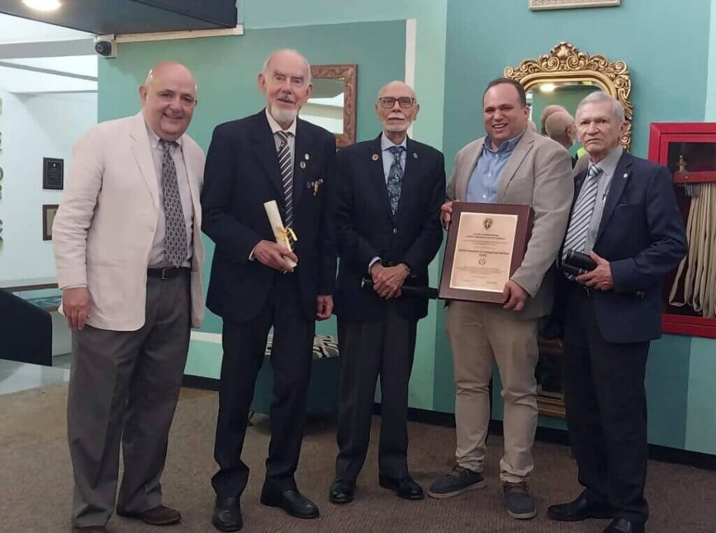 Profesionales del IVIC reciben reconocimientos del Colegio de Médicos del Distrito Metropolitano de Caracas