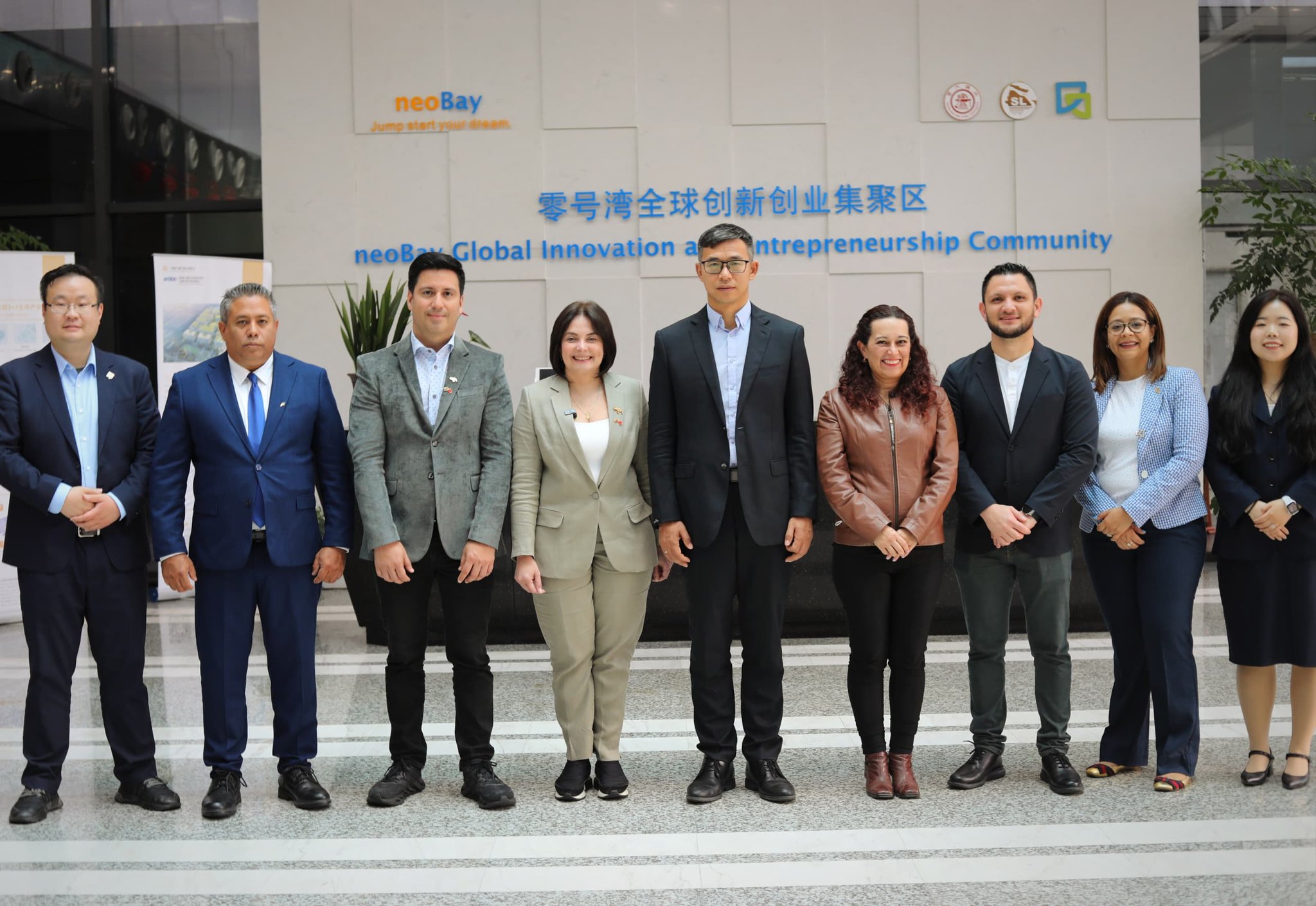 Lee más sobre el artículo Venezuela y China firman memorándum de entendimiento para desarrollo de proyectos conjuntos en parques científicos tecnológicos