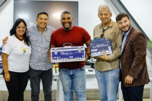 Lee más sobre el artículo Gobierno Bolivariano entregó kits de laboratorio en La Guaira