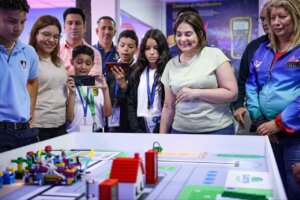 Lee más sobre el artículo Mega Núcleo de Robótica ofrece herramientas formativas e innovadoras a niños, niñas y jóvenes de Caracas