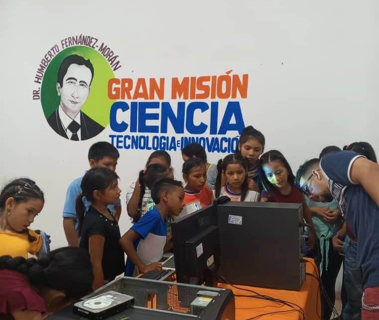 En este momento estás viendo En Amazonas fortalecen educación en Tecnologías de Información y Comunicación