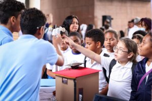 Lee más sobre el artículo Realizan con éxito I Feria Estadal “Semilleros Científicos” en Caracas