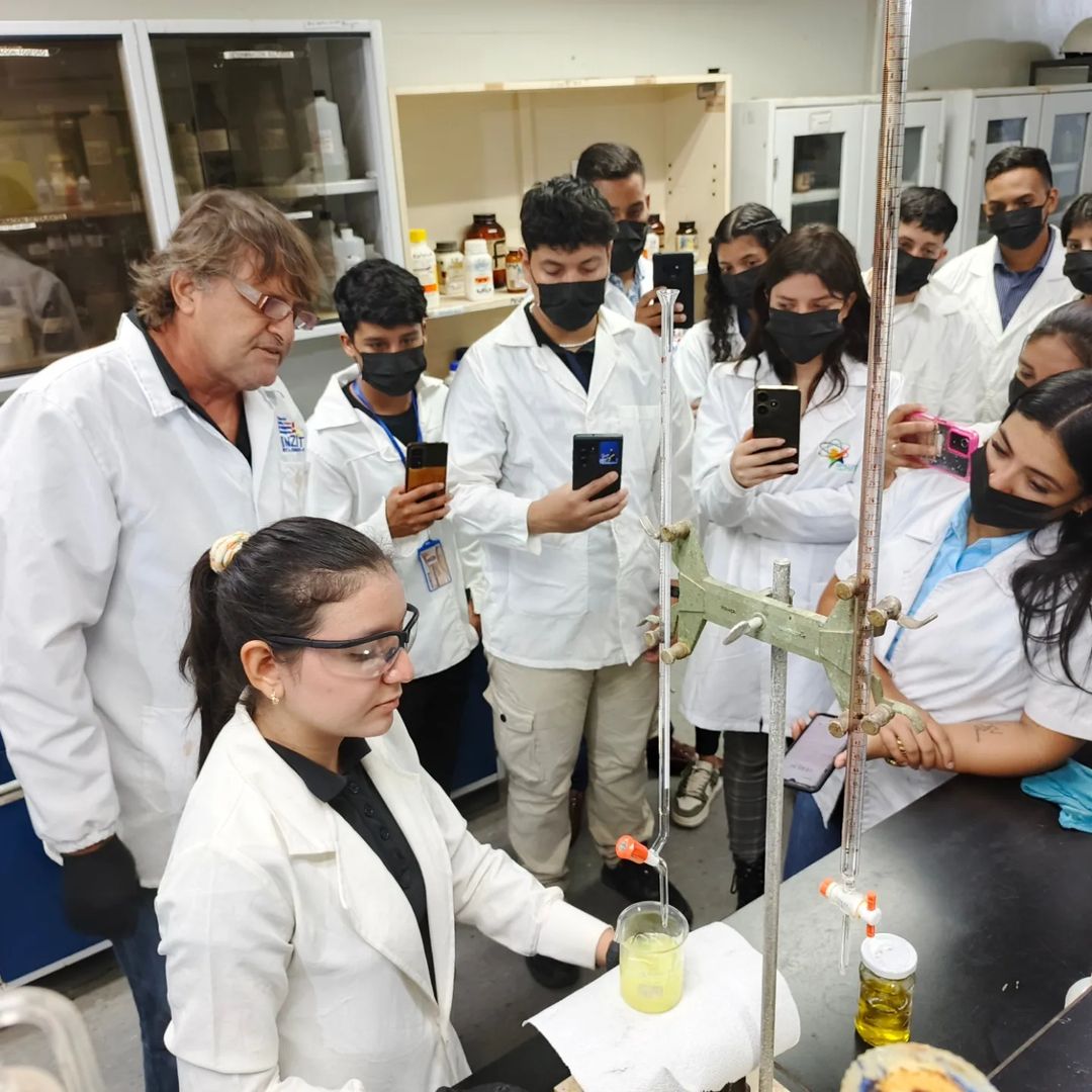 Lee más sobre el artículo Fundación Inzit comparte experiencias científicas con estudiantes de la Universidad Santiago Mariño