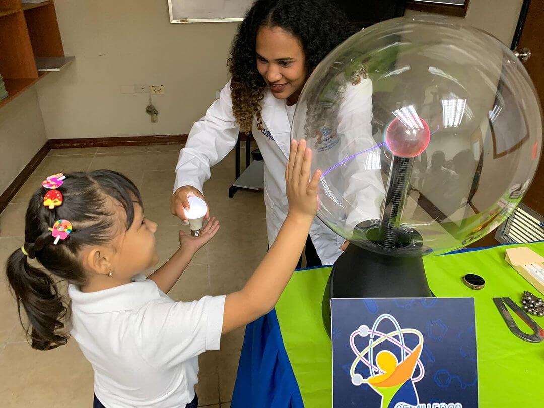 Lee más sobre el artículo Sala “Dra. Anamaría Font” fortalece conocimientos científicos y tecnológicos de estudiantes en Lara