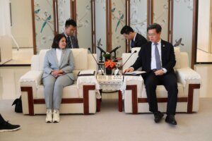 Lee más sobre el artículo Delegación venezolana sostuvo encuentro con autoridades de Shenzhen para profundizar intercambios