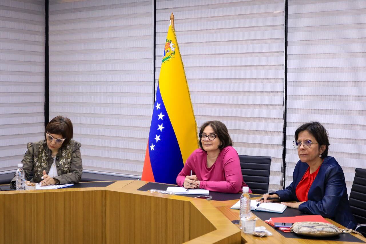 Lee más sobre el artículo Vicepresidencia sectorial de Ciencia, Tecnología, Educación y Salud revisa agendas técnicas de trabajo para llevar bienestar a los venezolanos