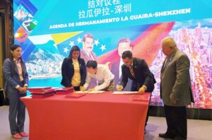 Lee más sobre el artículo Realizan encuentro empresarial y firman cartas de intención para potenciar Zona Económica Especial Shenzhen – La Guaira