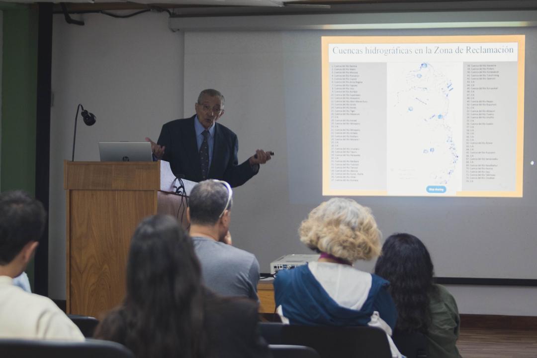 Lee más sobre el artículo Charla sobre espacios acuáticos fronterizos de Venezuela aborda su importancia para la soberanía del país