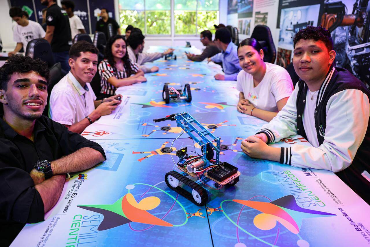 Lee más sobre el artículo Inaugurado Mega Núcleo de Robótica Educativa en la Universidad Nacional Experimental de la Gran Caracas (Unexca)
