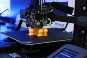 Lee más sobre el artículo Niños y niñas de Miranda conocen el mundo de la impresión 3D y la robótica