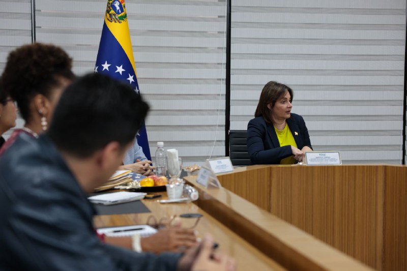 Lee más sobre el artículo Mincyt y UCLA revisan proyectos de investigación científica