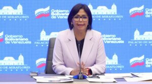 Lee más sobre el artículo Vicepresidenta Ejecutiva Delcy Rodríguez recibe muestras de solidaridad tras percance en Cumanacoa