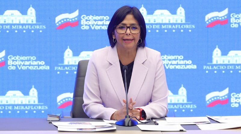 En este momento estás viendo Vicepresidenta Ejecutiva Delcy Rodríguez recibe muestras de solidaridad tras percance en Cumanacoa
