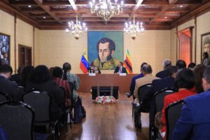 Lee más sobre el artículo Venezuela y Zimbabue firman acuerdos de cooperación en áreas estratégicas