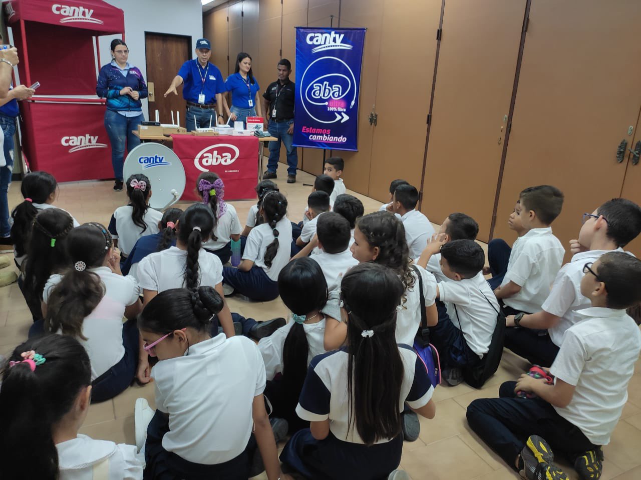 Lee más sobre el artículo Más de mil niños de Mérida han explorado el mundo de las telecomunicaciones con Cantv